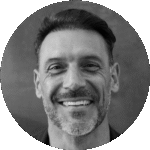 "Recomendo para meus alunos e também consumo. As marmitas têm equilíbrio nutricional e o sabor é incrível. Dá até vontade de repetir!" Felipe Andrade — Personal trainer